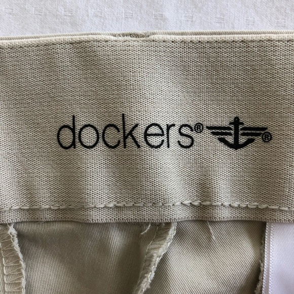 Women's Dockers Wide Straight Leg Pants Light Tan Khakis Sz 8 Long, Inseam = 34” - Picture 14 of 14